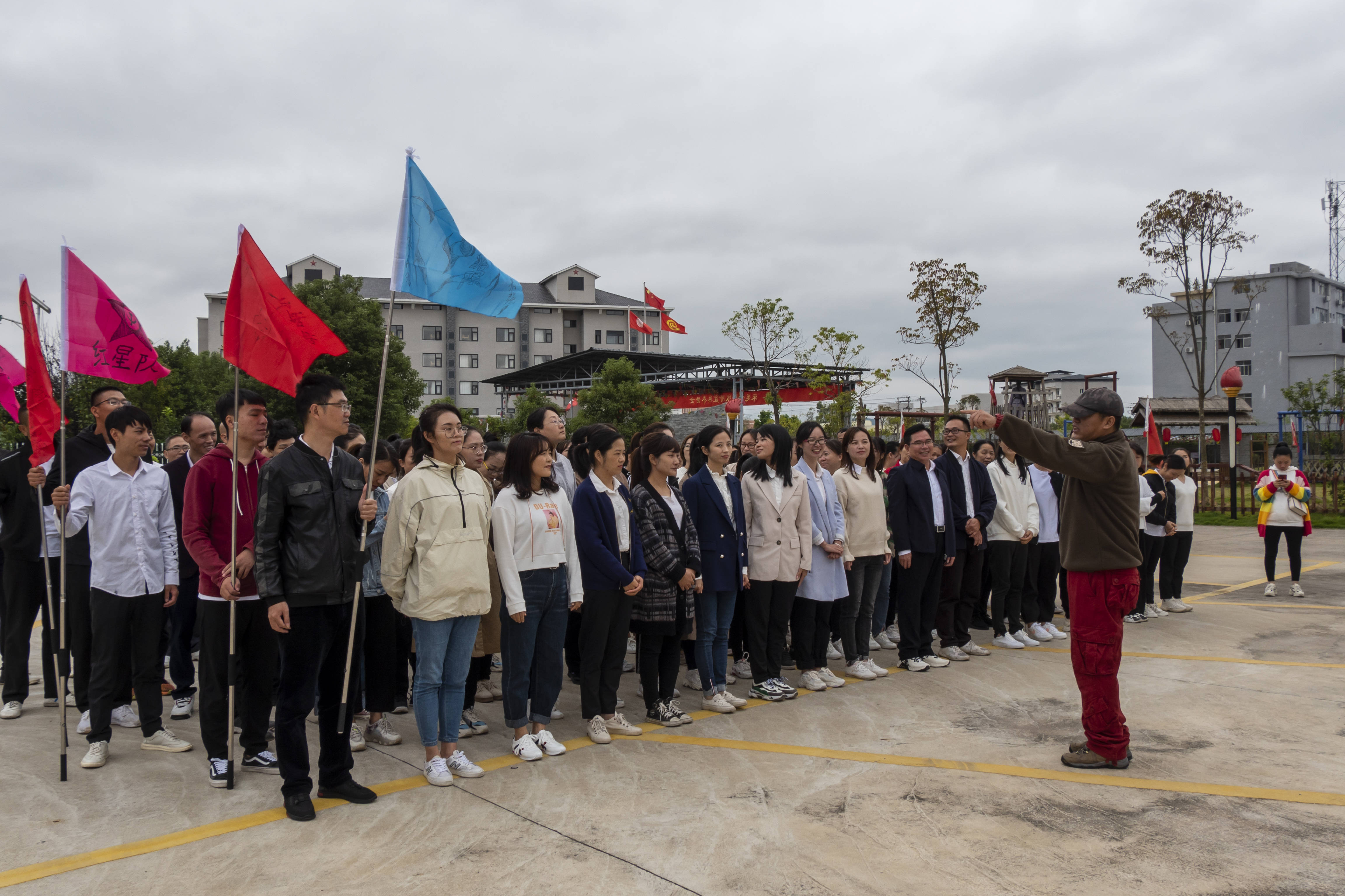 “澳门新葡游戏网”
井冈山小学“团结相助 友爱进步”团队拓展运动在红源影象教育培训基地举行(图4)